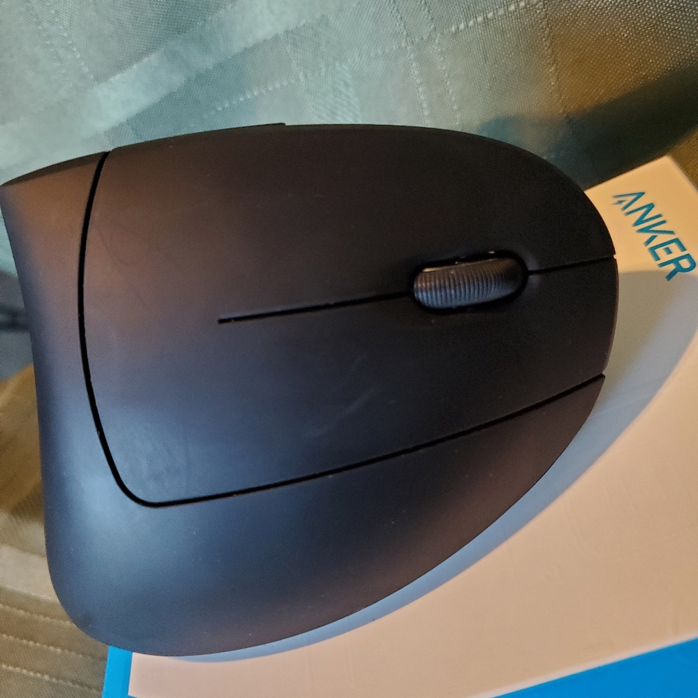 Anker wireless ergonomic mouse - Picture 2 of 3